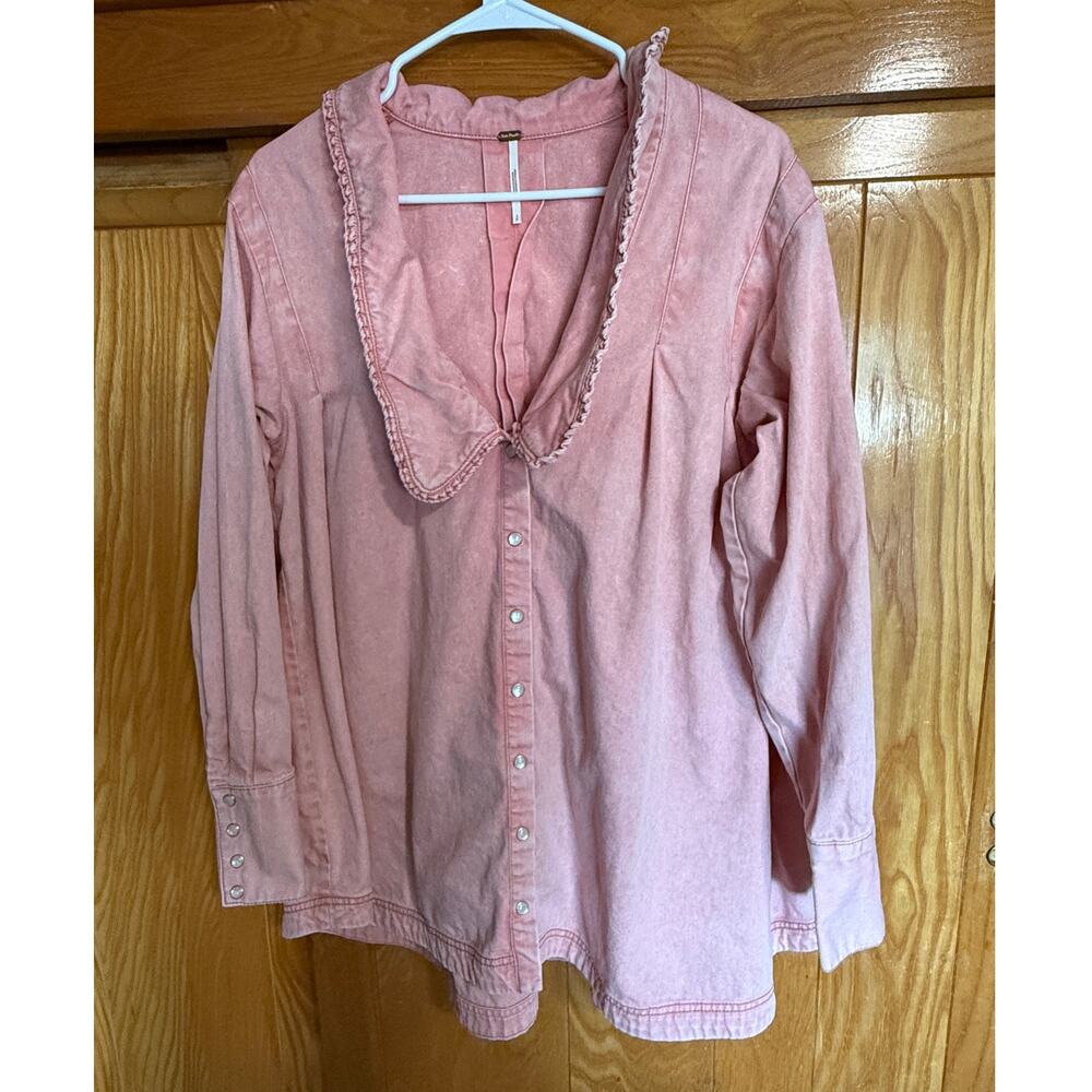 Women's Free People Charlie Denim Shirt in Rose Pink, Small